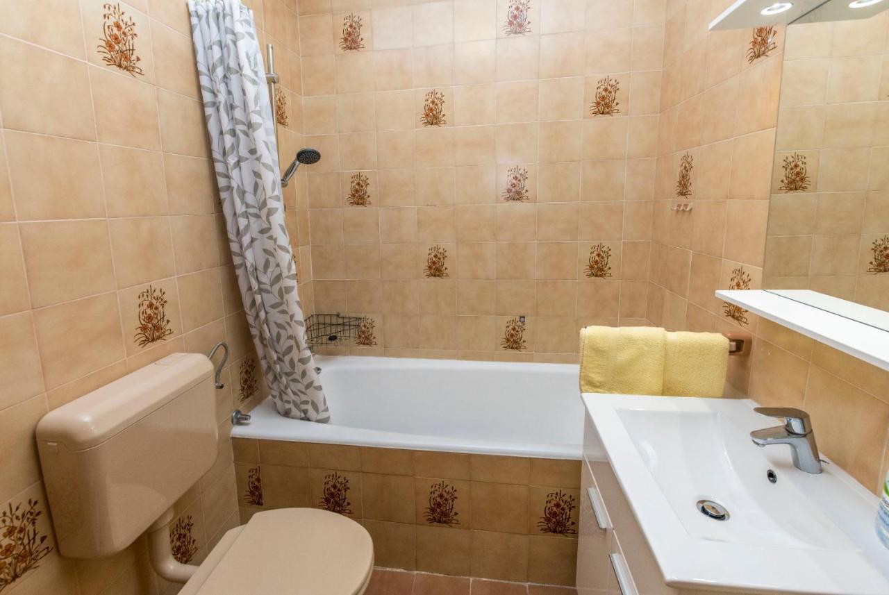 פרימוסטן Apartments Jelka מראה חיצוני תמונה