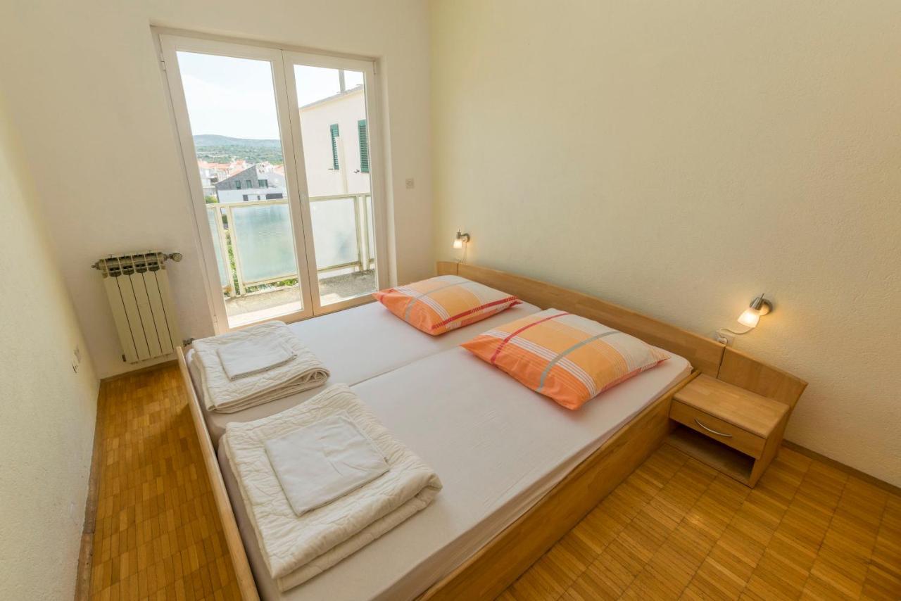 פרימוסטן Apartments Jelka מראה חיצוני תמונה