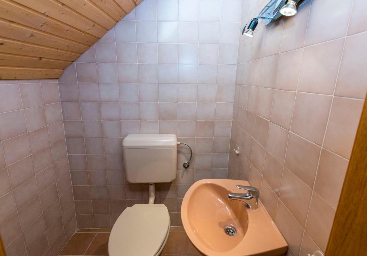 פרימוסטן Apartments Jelka מראה חיצוני תמונה