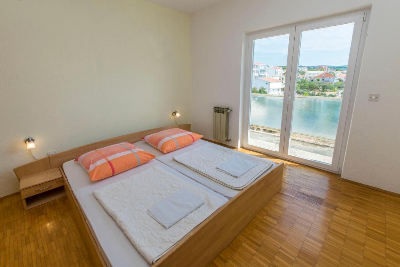 פרימוסטן Apartments Jelka מראה חיצוני תמונה
