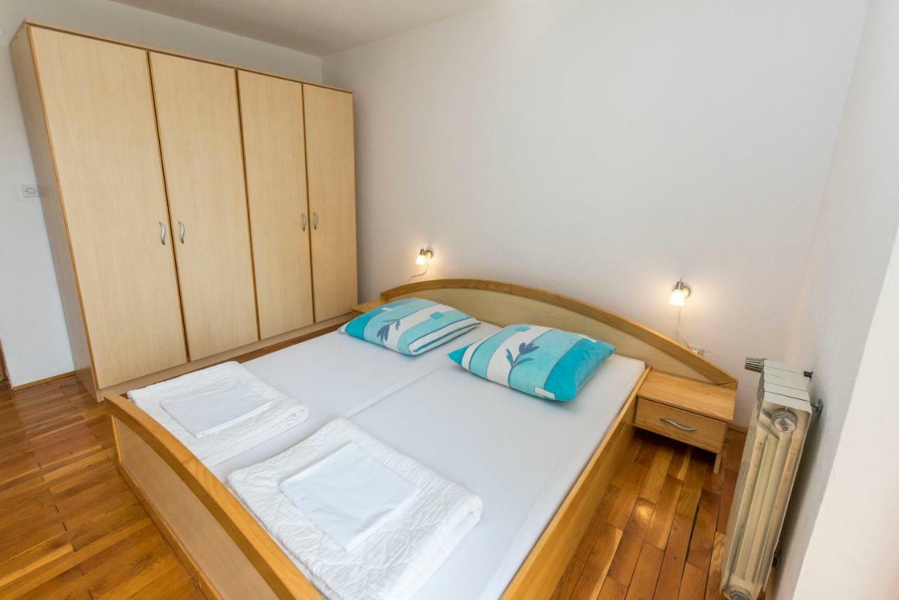 פרימוסטן Apartments Jelka מראה חיצוני תמונה