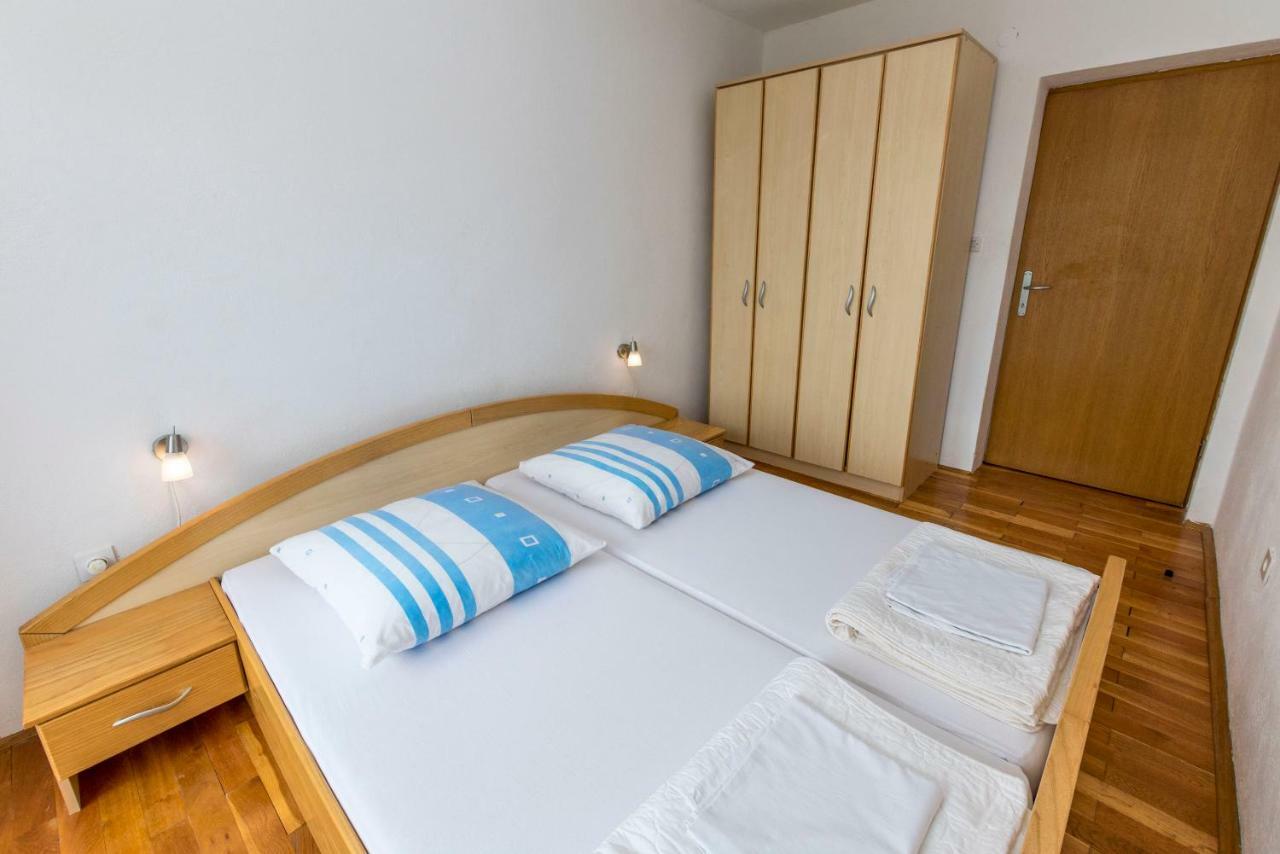 פרימוסטן Apartments Jelka מראה חיצוני תמונה